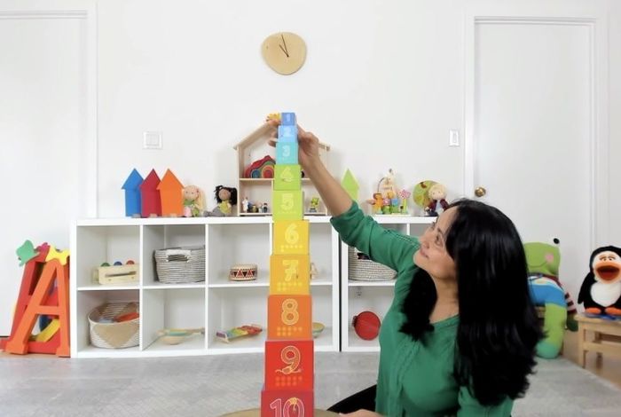 Spanish through Music and Movement Class by Cucu's PlayHouse