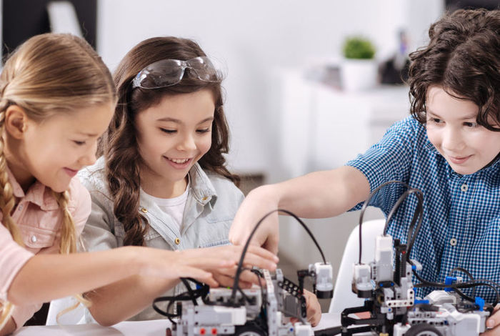 LEGO Mindstorms, Micro:bit & VEX Robotics by Wize Computing Academy