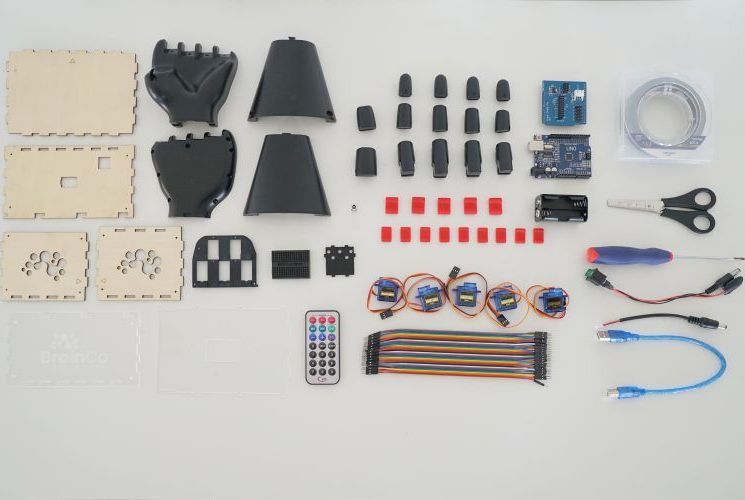 NeuroMaker - Neuroscience + Robotic Hand by Vinci Robotics Academy