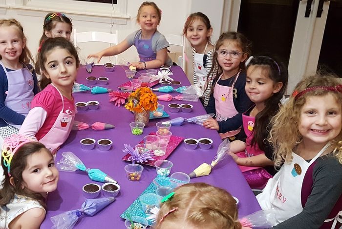 Baking with Melissa - birthday parties in Los Angeles, Glendale