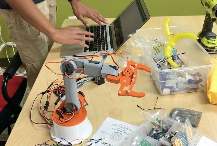 Evodyne Robotics Academy - camps in Mountain View, CA